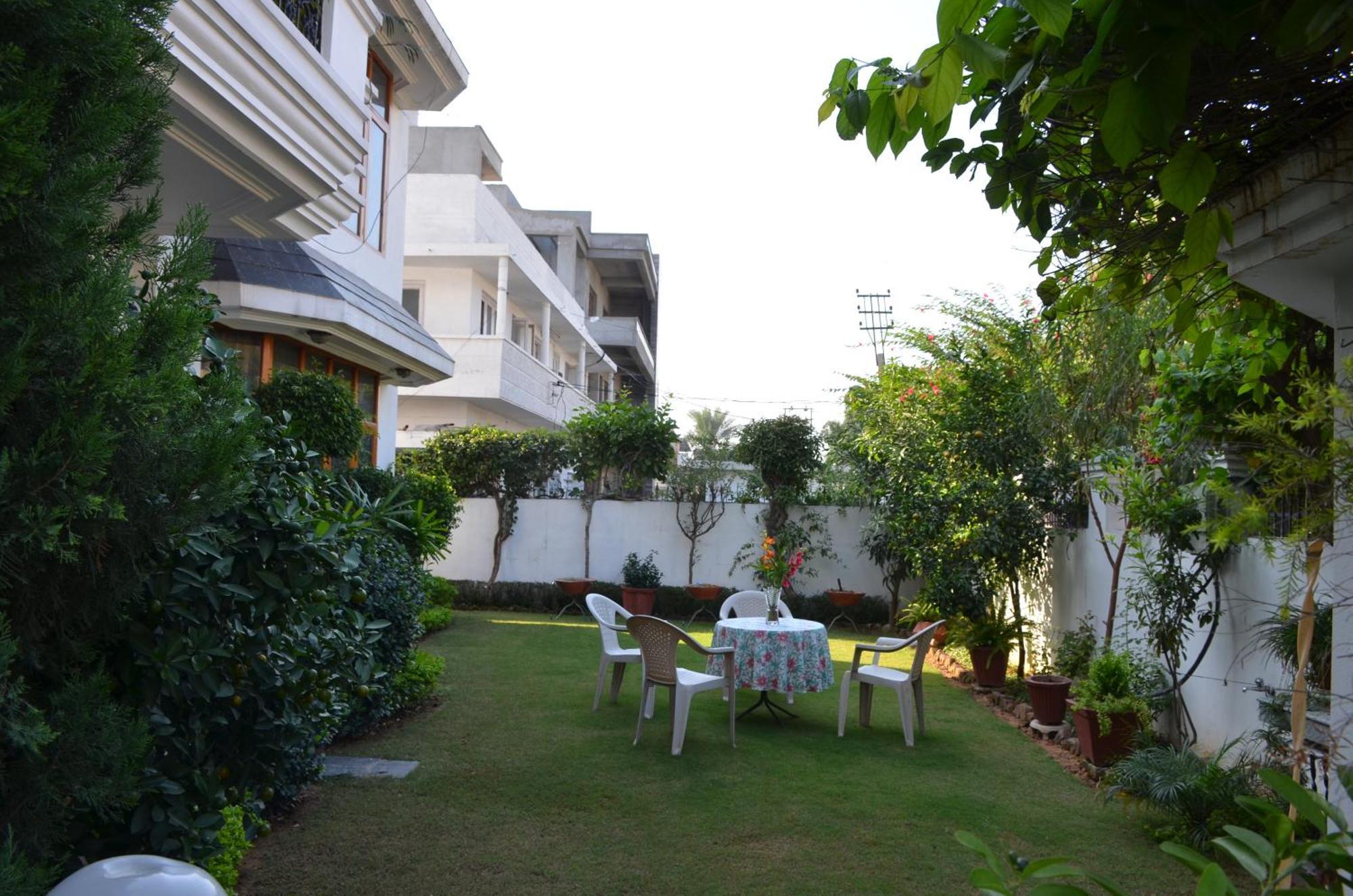 Sandy'S Homestay Jammu Eksteriør billede