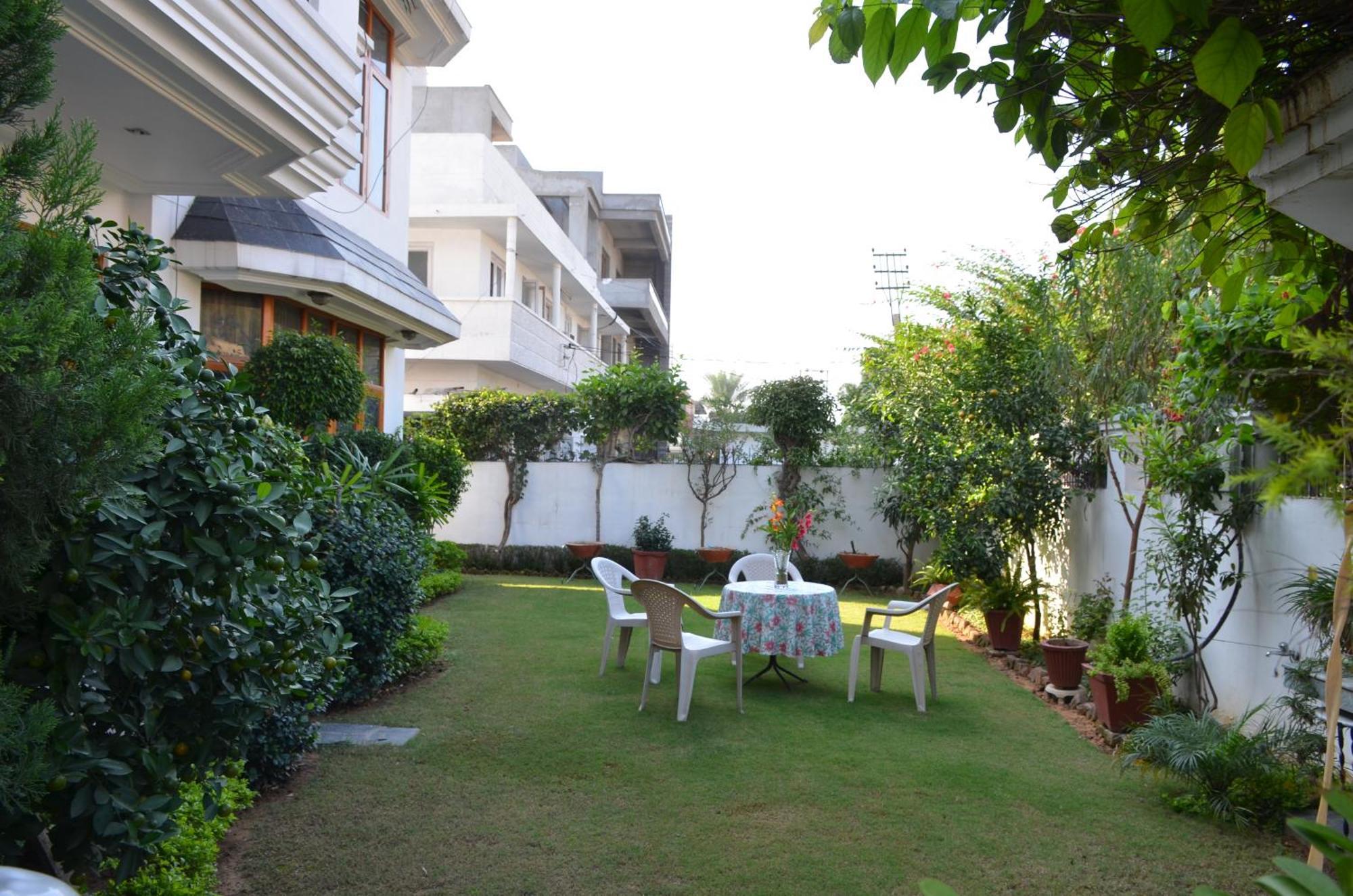 Sandy'S Homestay Jammu Eksteriør billede