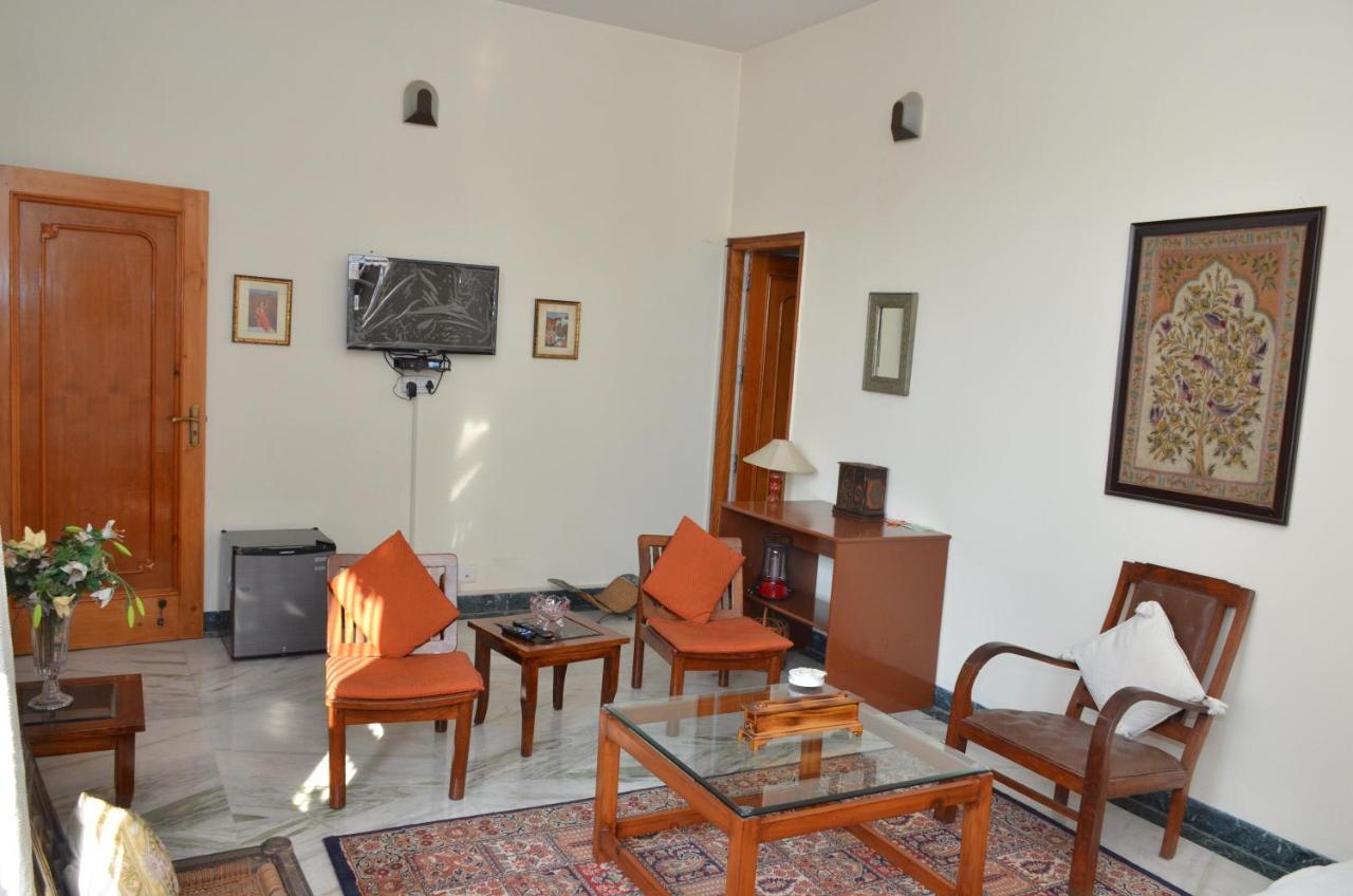 Sandy'S Homestay Jammu Eksteriør billede